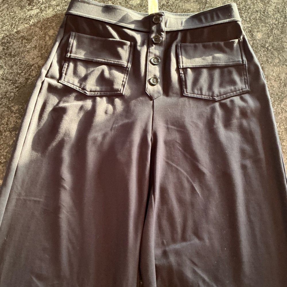 TikTok Viral Halara pant. Black.